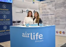 Laura Restrepo and Samantha Muñoz of Airlife, a company that does post harvest disinfection.